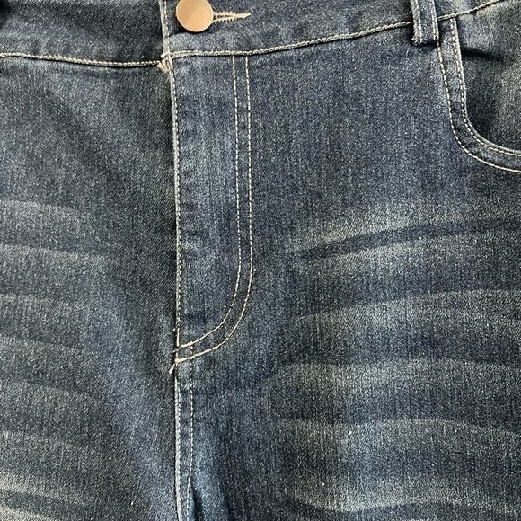 CG Women’s NEW Distressed stretch Jeans Size 16 - Picture 4 of 13